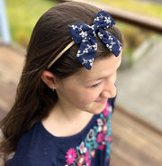 Embroidered bow - navy blue